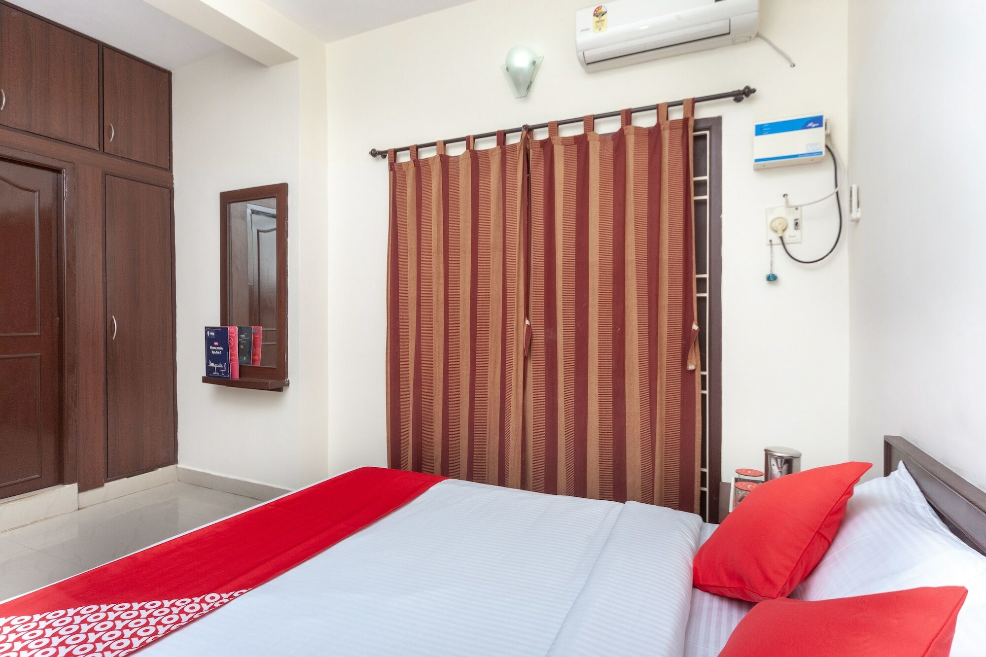 Oyo 22019 Skye Service Apartments Chennai Exterior foto